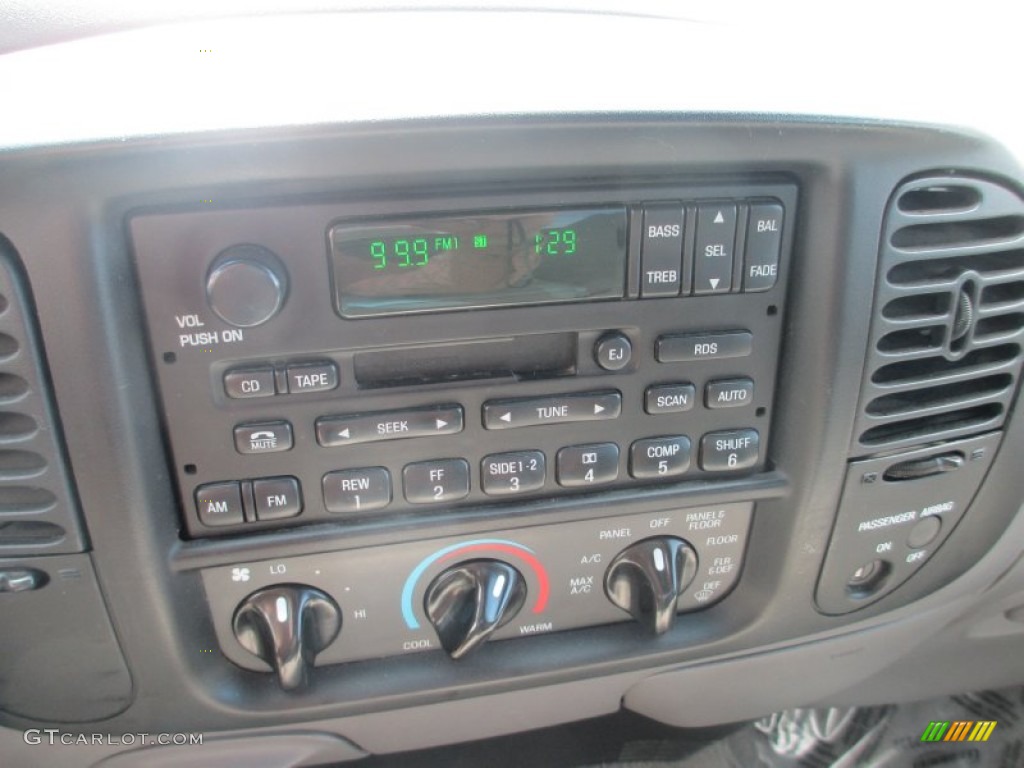 2001 Ford F150 SVT Lightning Controls Photo #78910920