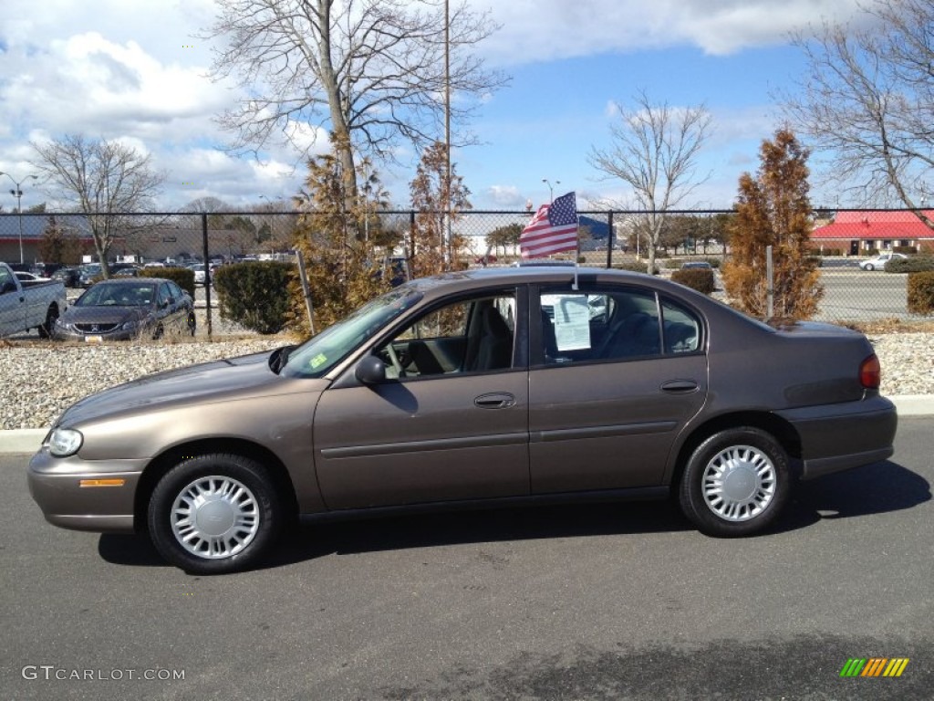 2002 Malibu Sedan - Medium Bronzemist Metallic / Gray photo #4