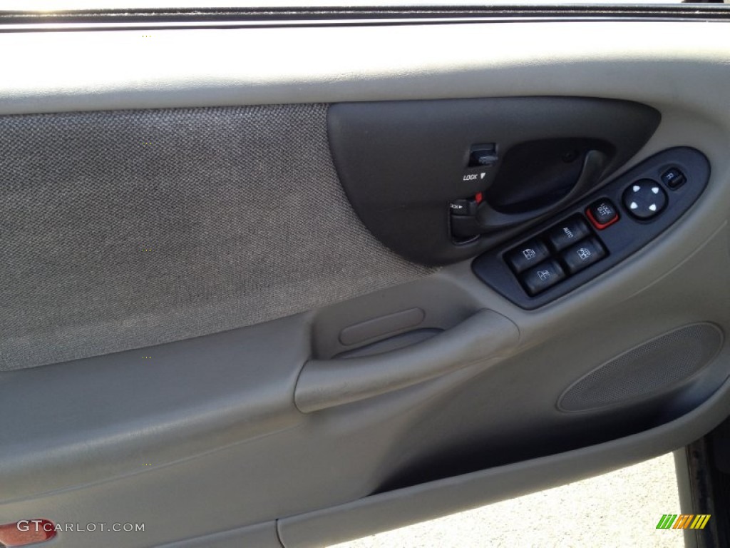 2002 Malibu Sedan - Medium Bronzemist Metallic / Gray photo #8