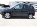 Deep Black Metallic - Tiguan SE Photo No. 5