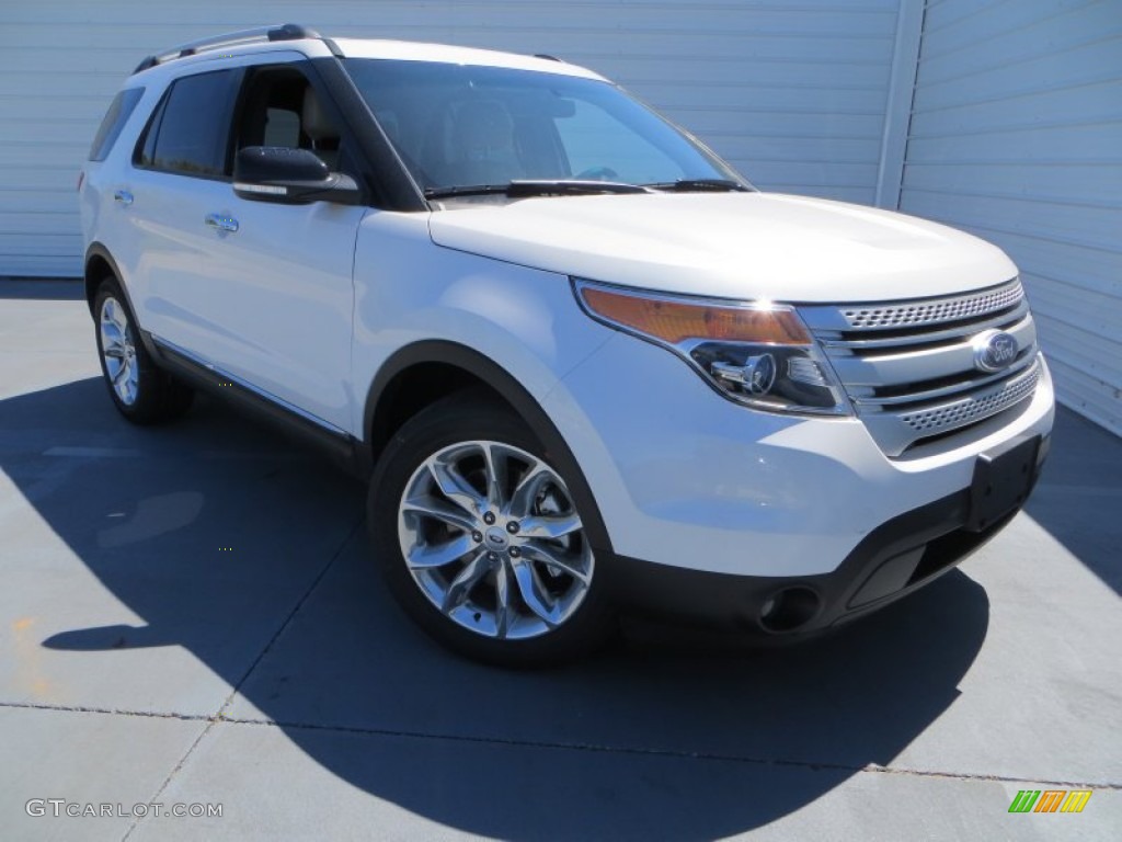 2013 Explorer XLT - White Platinum Tri-Coat / Medium Light Stone photo #1