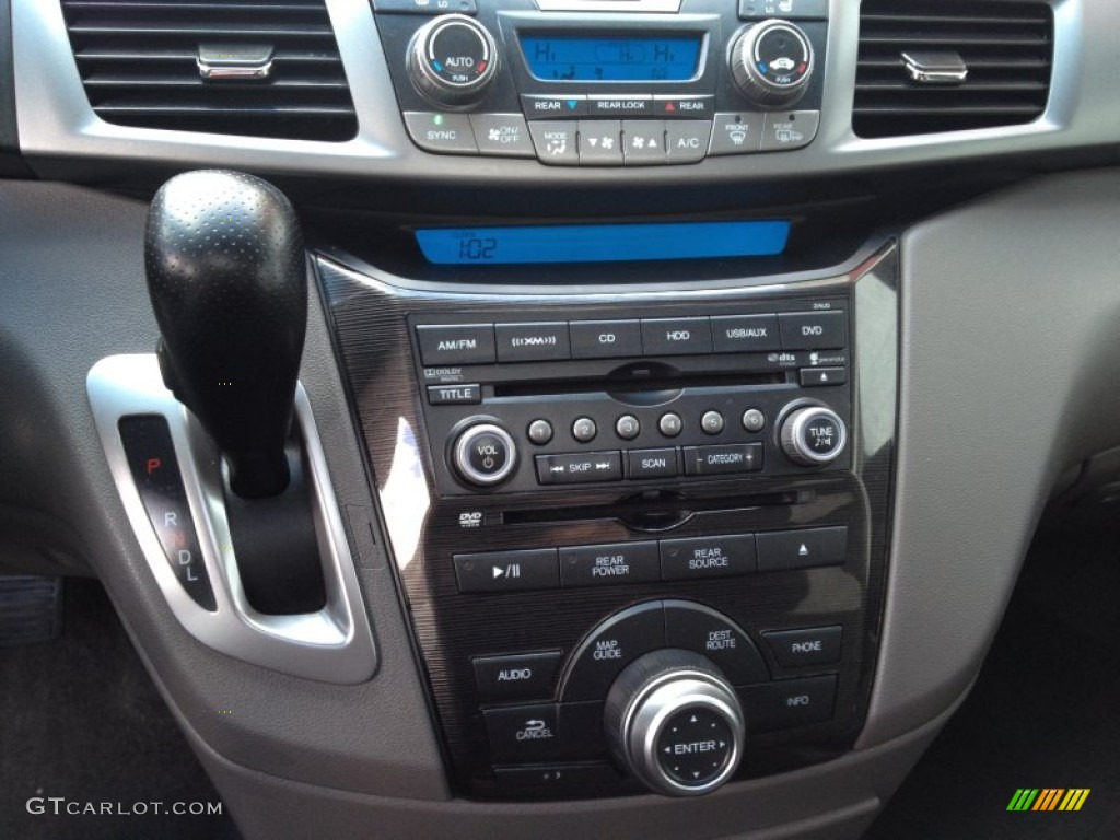 2011 Honda Odyssey Touring Controls Photos