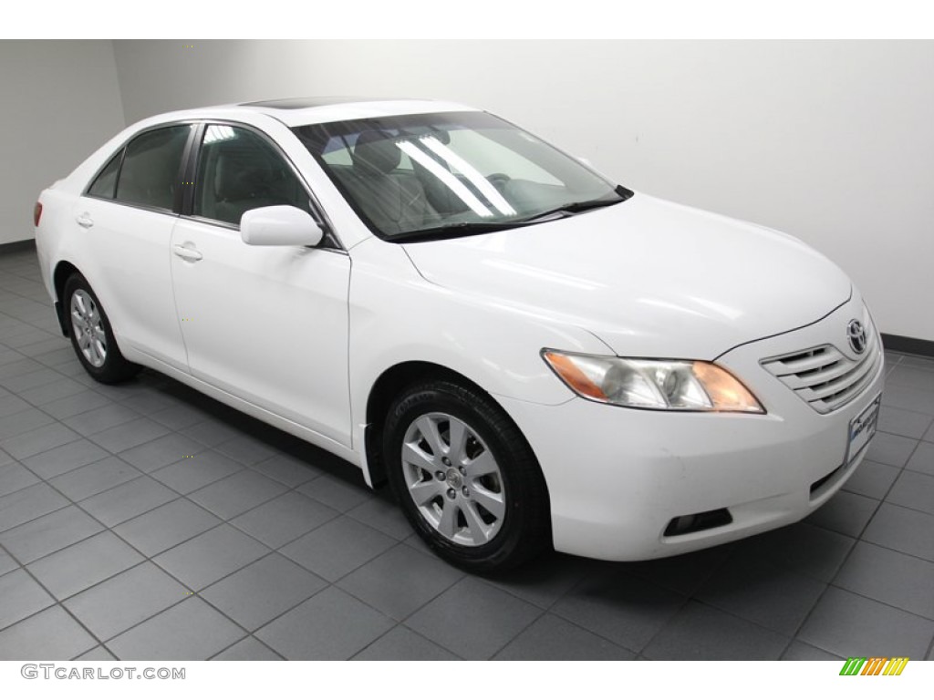 2008 Camry XLE - Super White / Ash photo #8