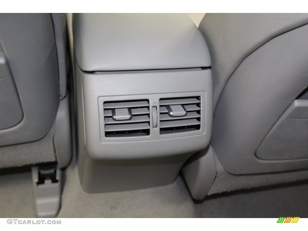 2008 Camry XLE - Super White / Ash photo #29