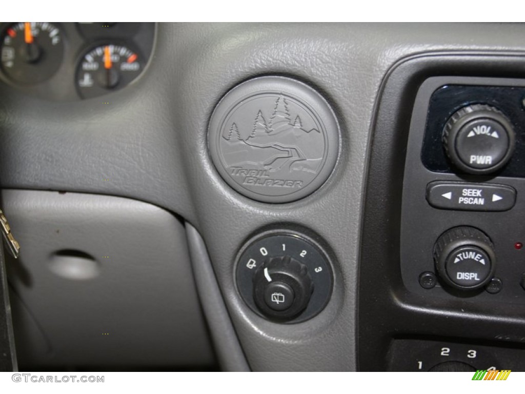 2003 Chevrolet TrailBlazer LS Controls Photos