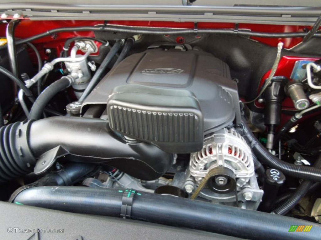 2013 Chevrolet Silverado 2500HD LT Extended Cab 4x4 Engine Photos