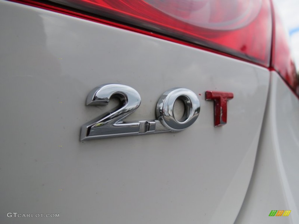2010 Volkswagen CC Sport Marks and Logos Photos