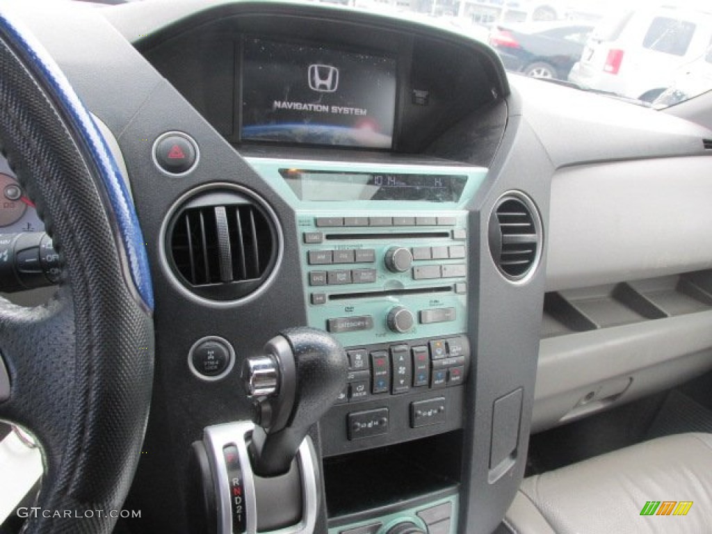 2009 Honda Pilot Touring 4WD Controls Photo #78933895