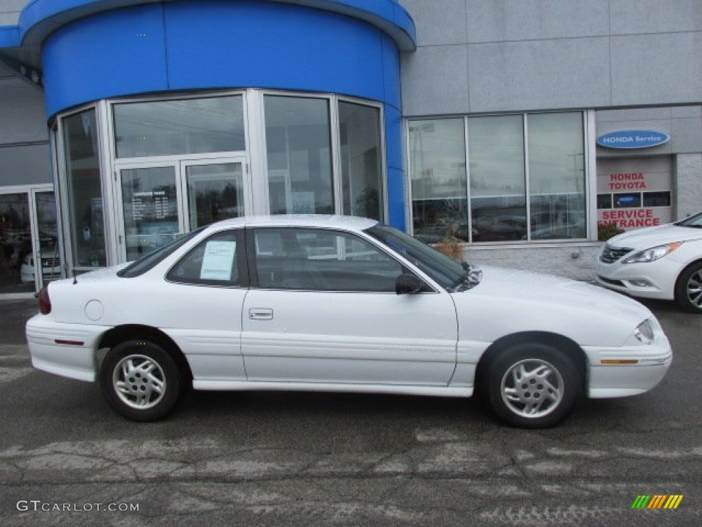 Bright White 1996 Pontiac Grand Am SE Coupe Exterior Photo #78934317