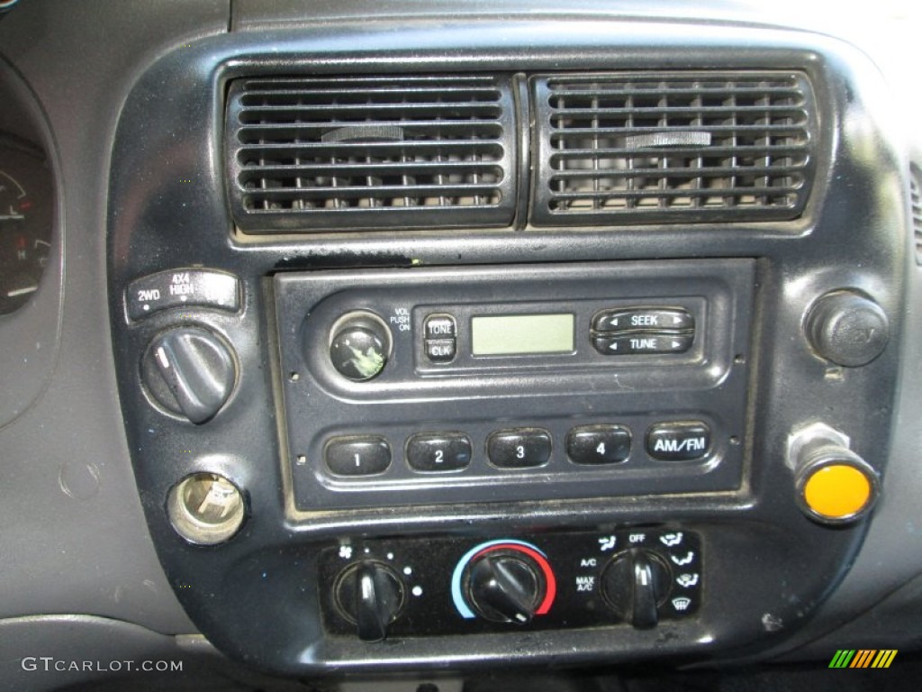 2003 Ranger XLT SuperCab 4x4 - Oxford White / Dark Graphite photo #20