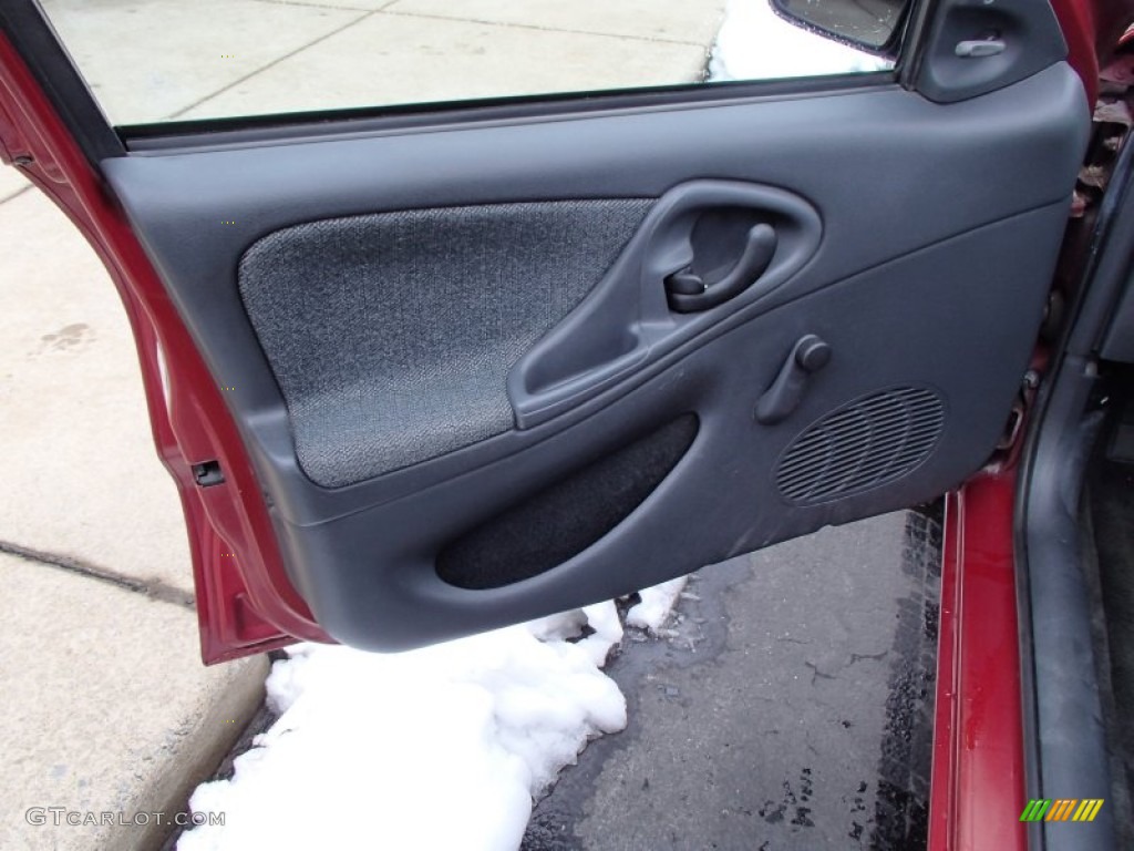 1999 Cavalier Sedan - Cayenne Red Metallic / Graphite photo #12