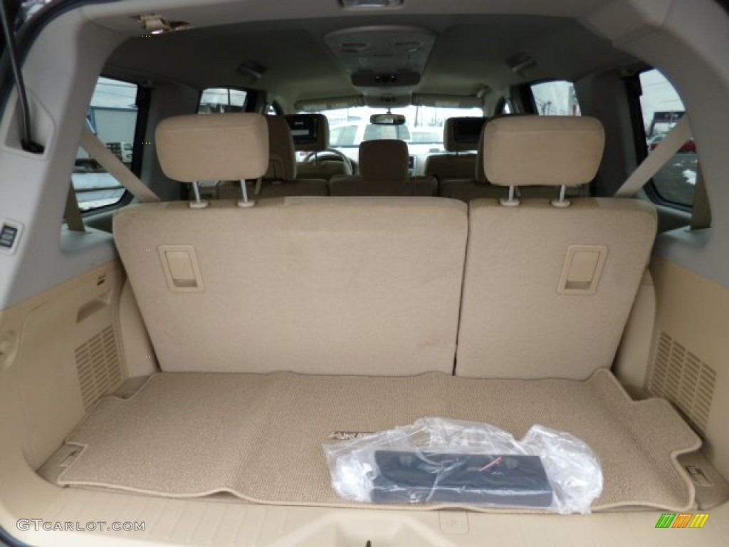 2013 Nissan Armada SV 4WD Trunk Photos