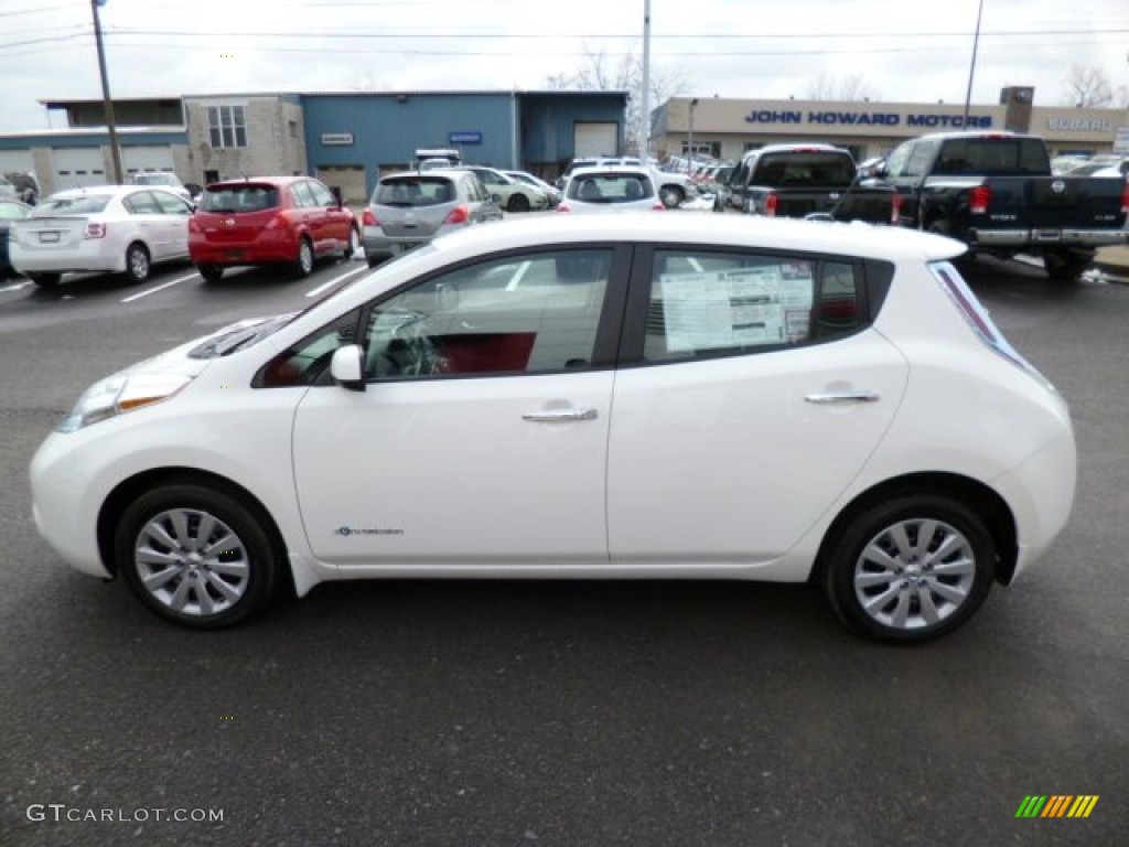 2013 LEAF S - Glacier White / Black photo #4