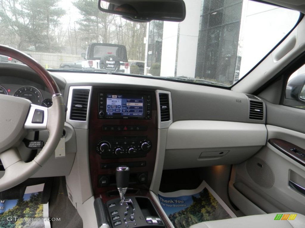 2009 Grand Cherokee Overland 4x4 - Blaze Red Crystal Pearl / Light Graystone Royale Leather photo #8