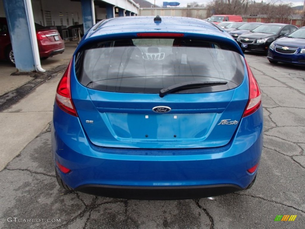 2013 Fiesta SE Hatchback - Blue Candy / Charcoal Black/Blue Accent photo #7