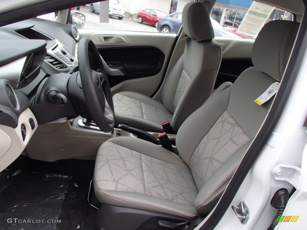 2013 Fiesta SE Sedan - Oxford White / Charcoal Black/Light Stone photo #11