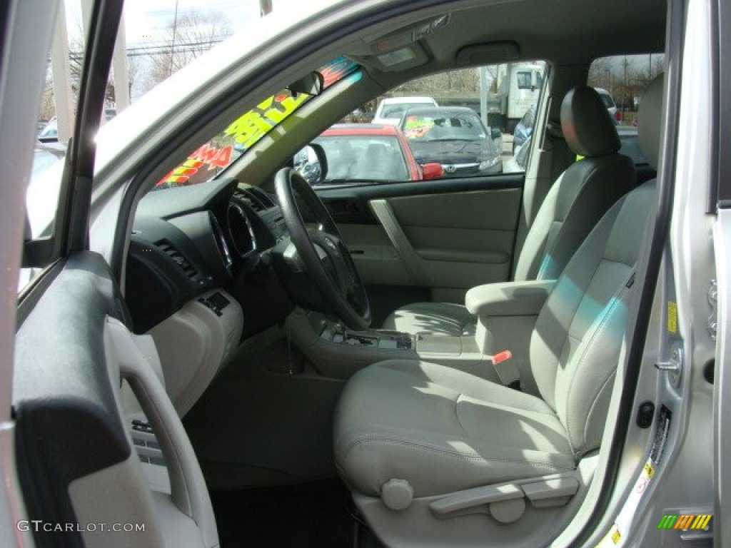 2010 Highlander V6 4WD - Classic Silver Metallic / Ash photo #8