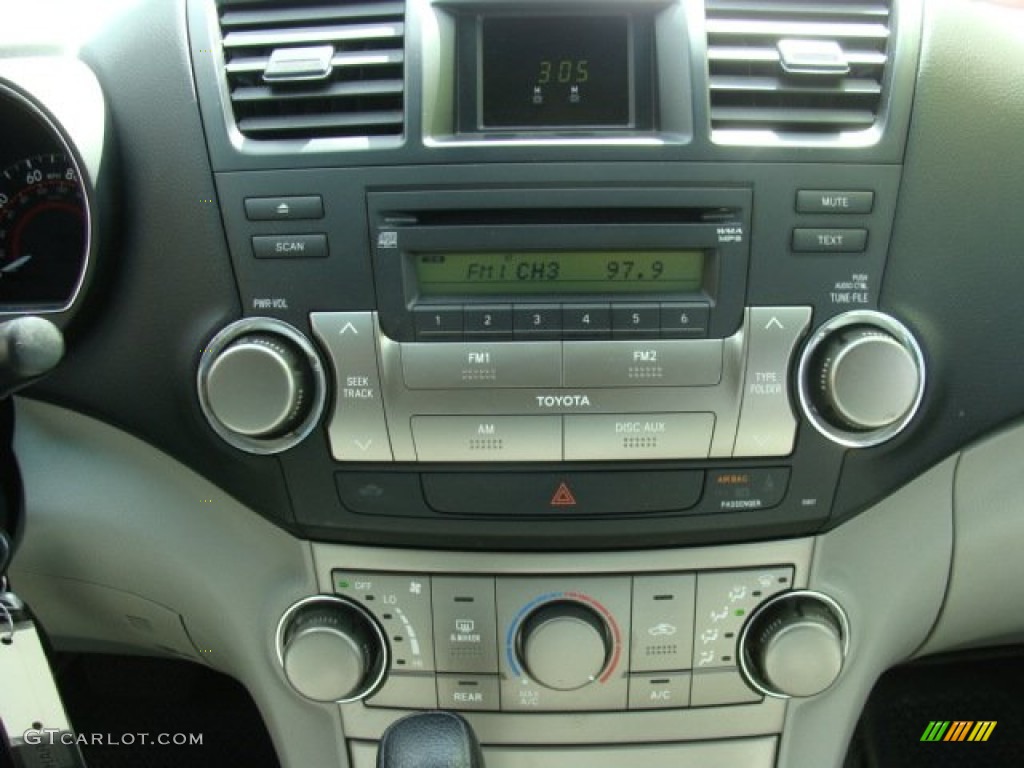 2010 Highlander V6 4WD - Classic Silver Metallic / Ash photo #12