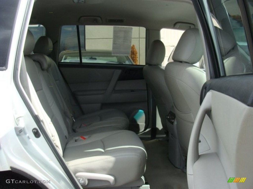2010 Highlander V6 4WD - Classic Silver Metallic / Ash photo #13