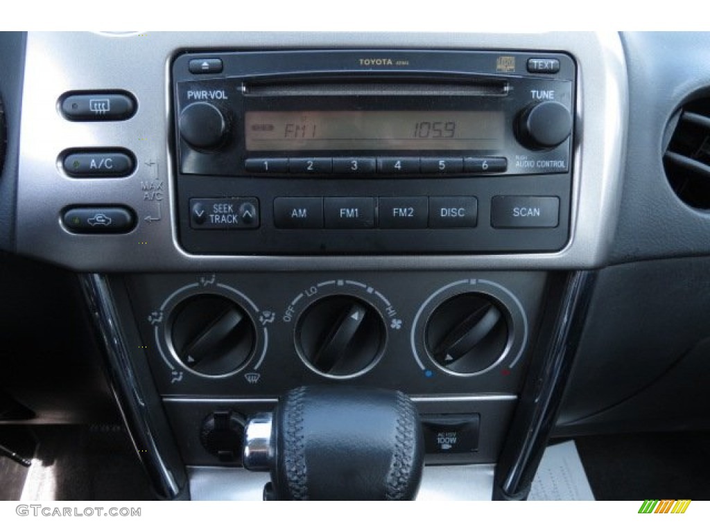 2007 Matrix  - Silver Streak Mica / Dark Charcoal photo #3