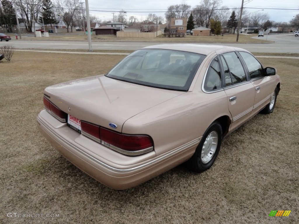 1996 Crown Victoria LX - Light Saddle Metallic / Beige photo #4