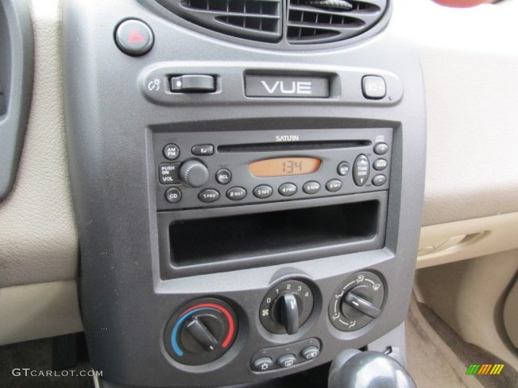 2003 Saturn VUE V6 AWD Audio System Photo #78949369