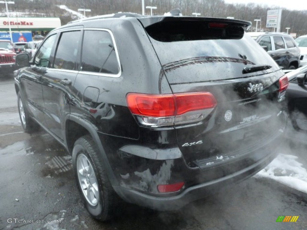 2014 Grand Cherokee Laredo 4x4 - Brilliant Black Crystal Pearl / New Zealand Black/Light Frost photo #2