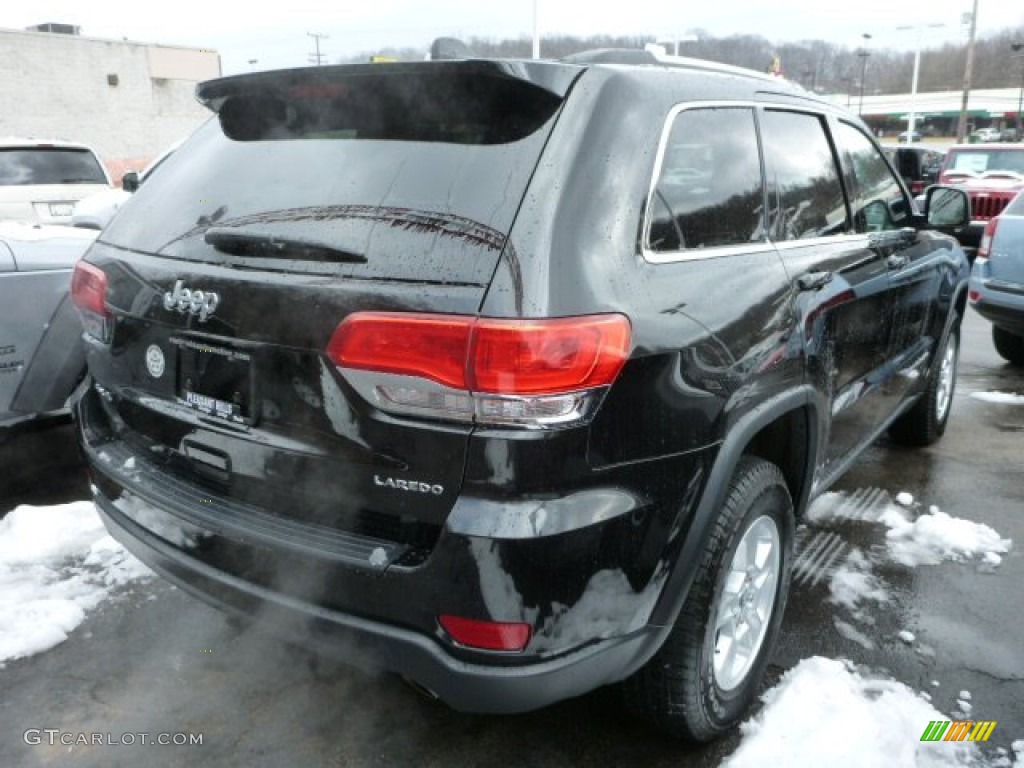 2014 Grand Cherokee Laredo 4x4 - Brilliant Black Crystal Pearl / New Zealand Black/Light Frost photo #4