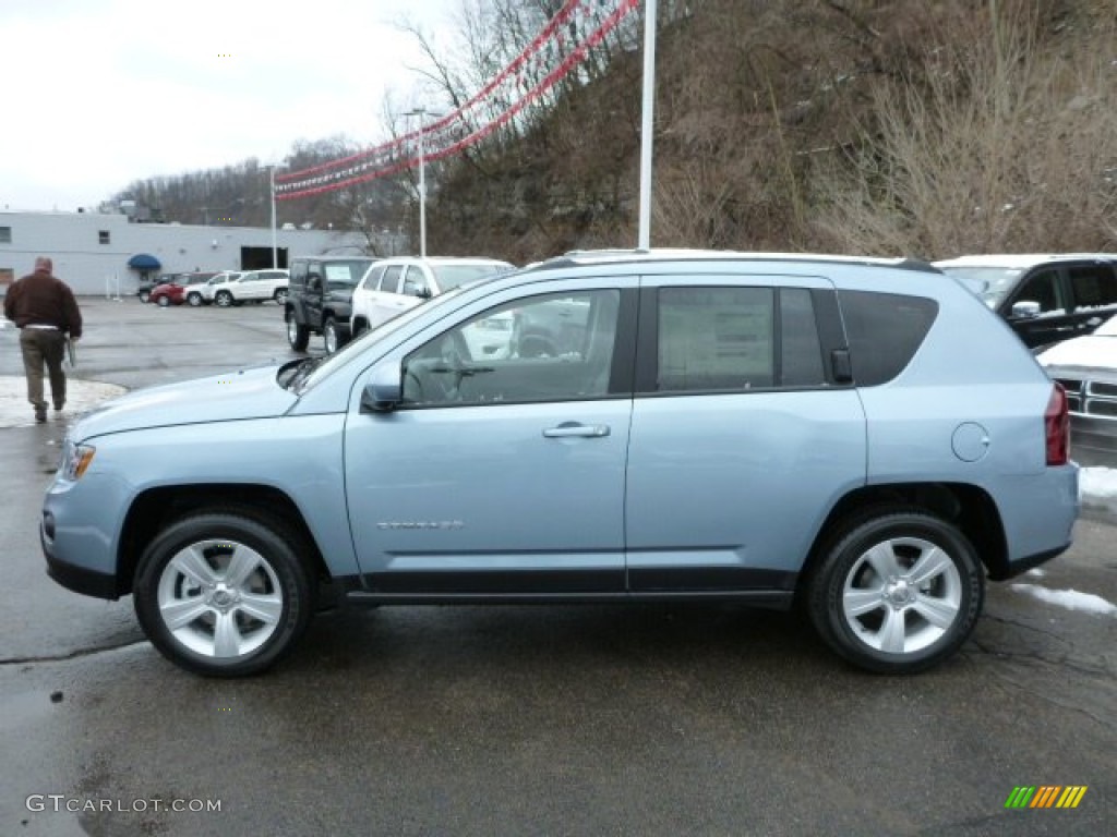 2014 Compass Latitude 4x4 - Winter Chill Pearl / Dark Slate Gray photo #2