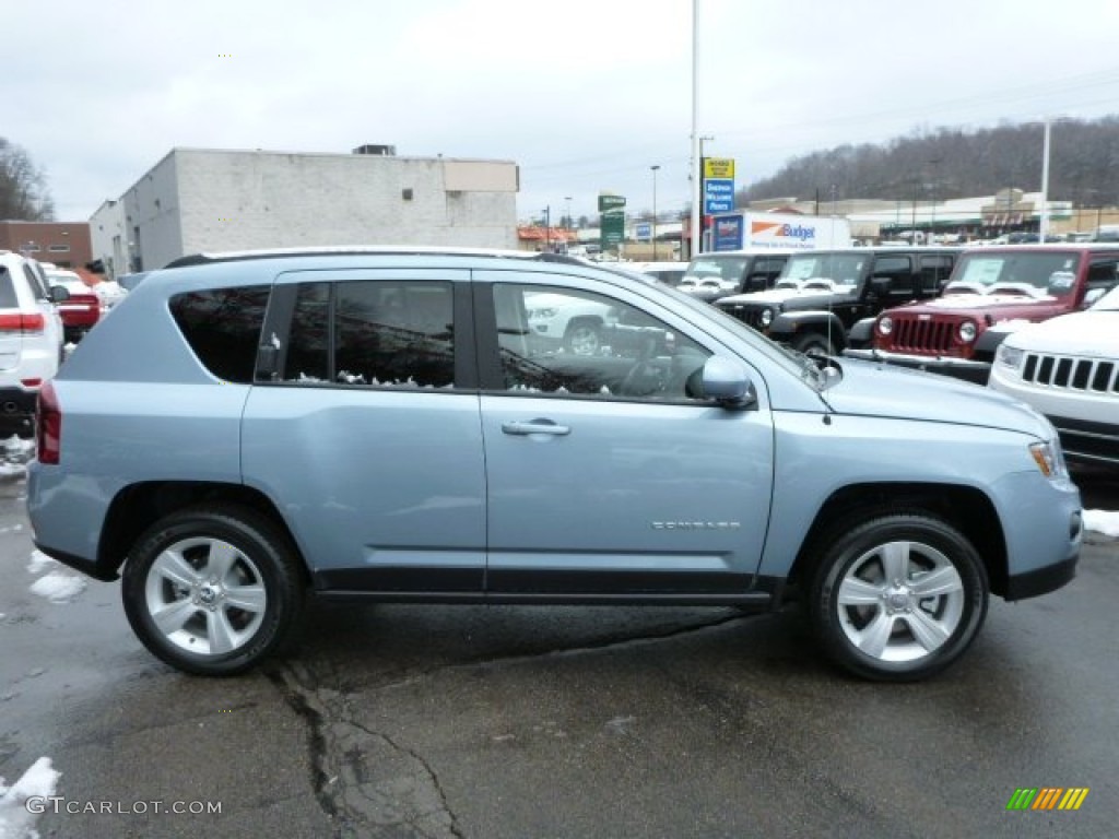 2014 Compass Latitude 4x4 - Winter Chill Pearl / Dark Slate Gray photo #6