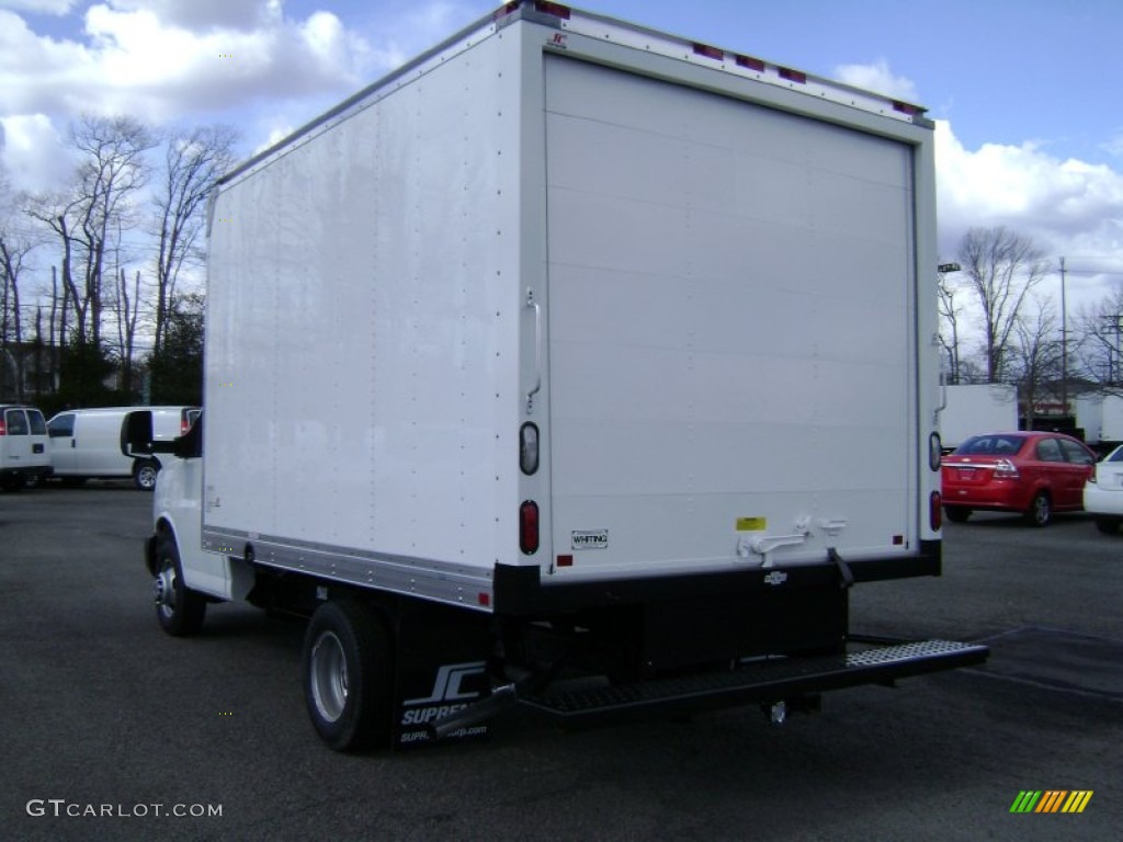 2013 Express Cutaway 3500 Moving Van - Summit White / Medium Pewter photo #9