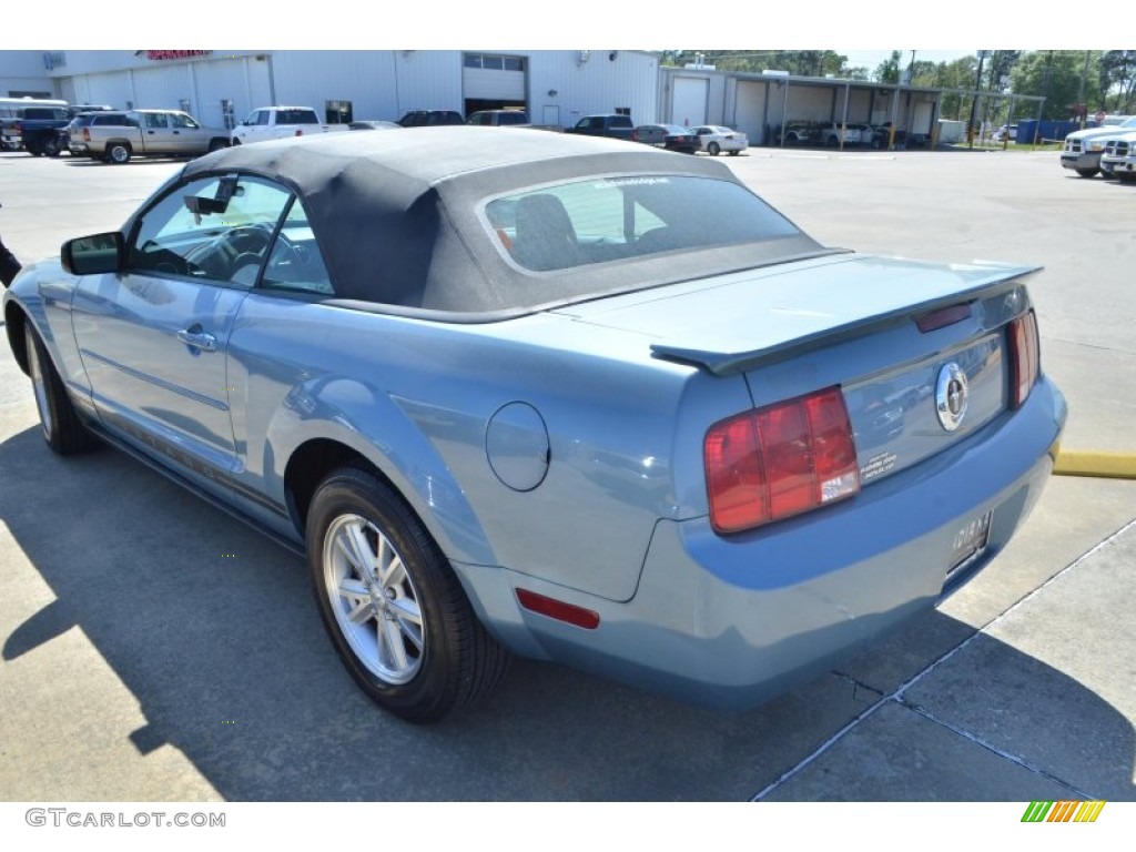 2007 Mustang V6 Deluxe Convertible - Windveil Blue Metallic / Dark Charcoal photo #2