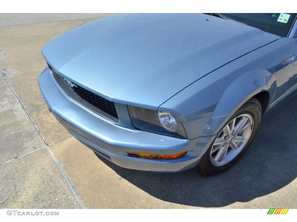 2007 Mustang V6 Deluxe Convertible - Windveil Blue Metallic / Dark Charcoal photo #7