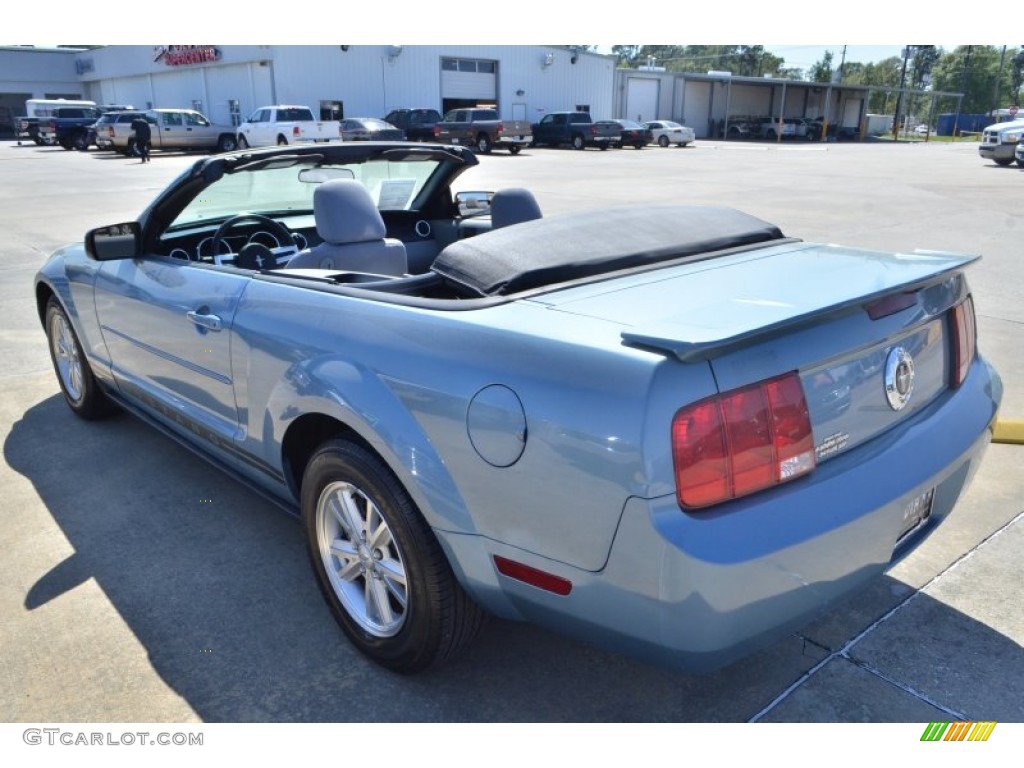 2007 Mustang V6 Deluxe Convertible - Windveil Blue Metallic / Dark Charcoal photo #19
