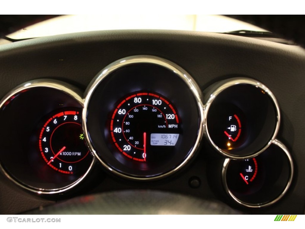 2005 Pontiac Vibe AWD Gauges Photos