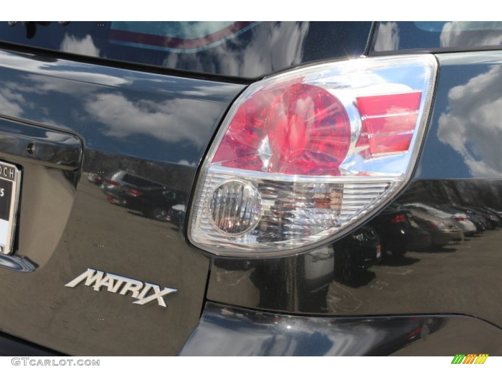 2005 Matrix  - Black Sand Pearl / Stone Gray photo #12