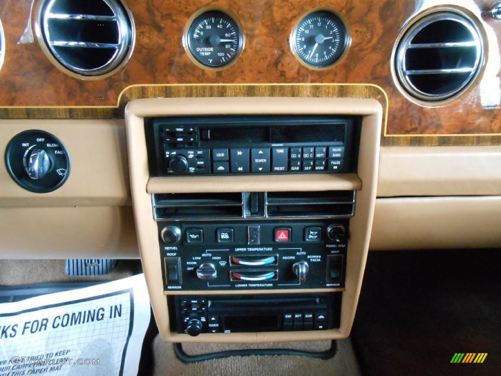 1991 Rolls-Royce Silver Spur II Standard Silver Spur II Model Controls Photo #78964327