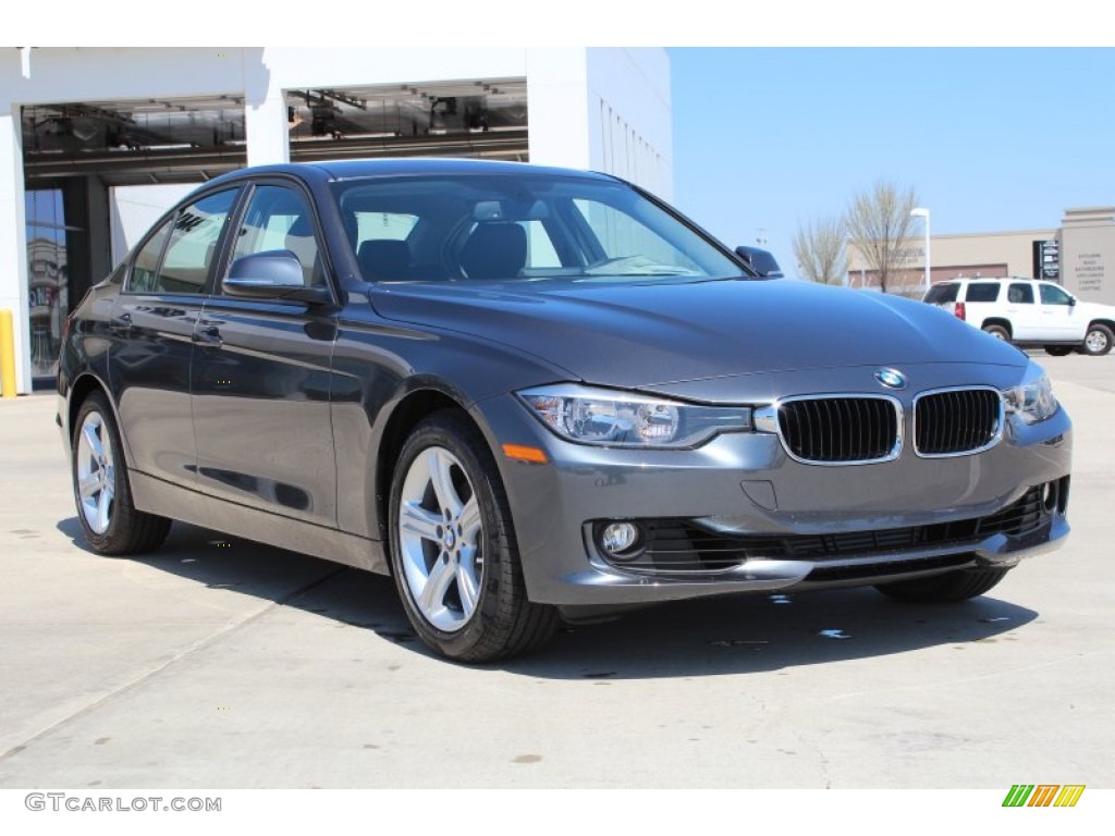 2013 3 Series 328i Sedan - Mineral White Metallic / Black photo #2