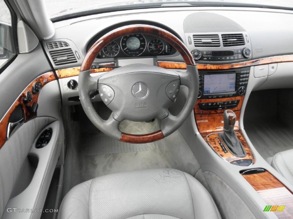 2005 E 500 Sedan - Midnight Blue / Stone photo #21