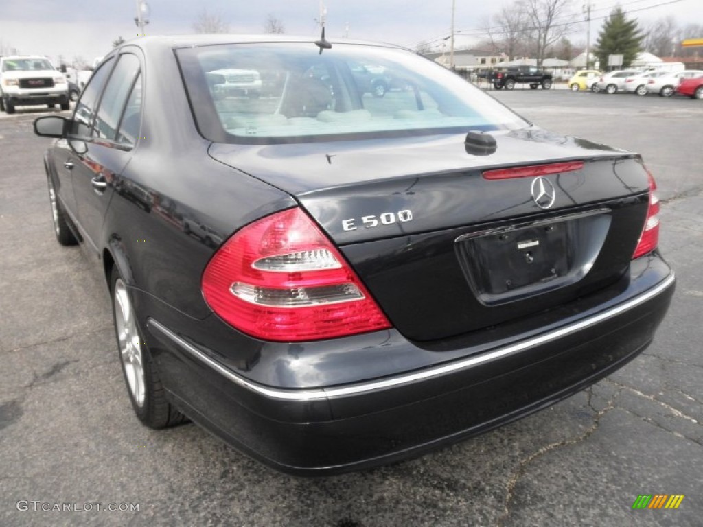 2005 E 500 Sedan - Midnight Blue / Stone photo #25