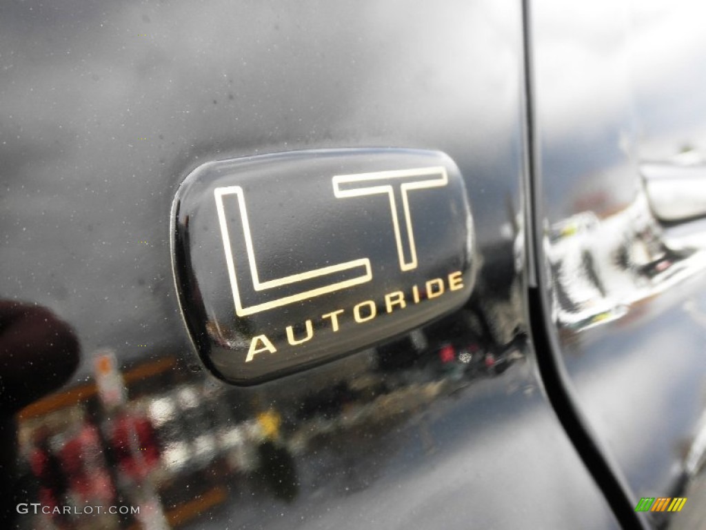 2001 Tahoe LT 4x4 - Onyx Black / Graphite/Medium Gray photo #23
