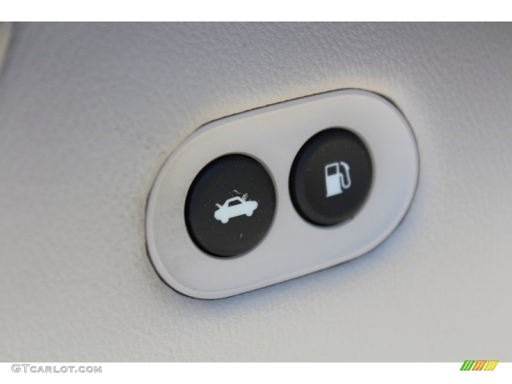 2010 RL Technology - Platinum Frost Metallic / Taupe Gray photo #37