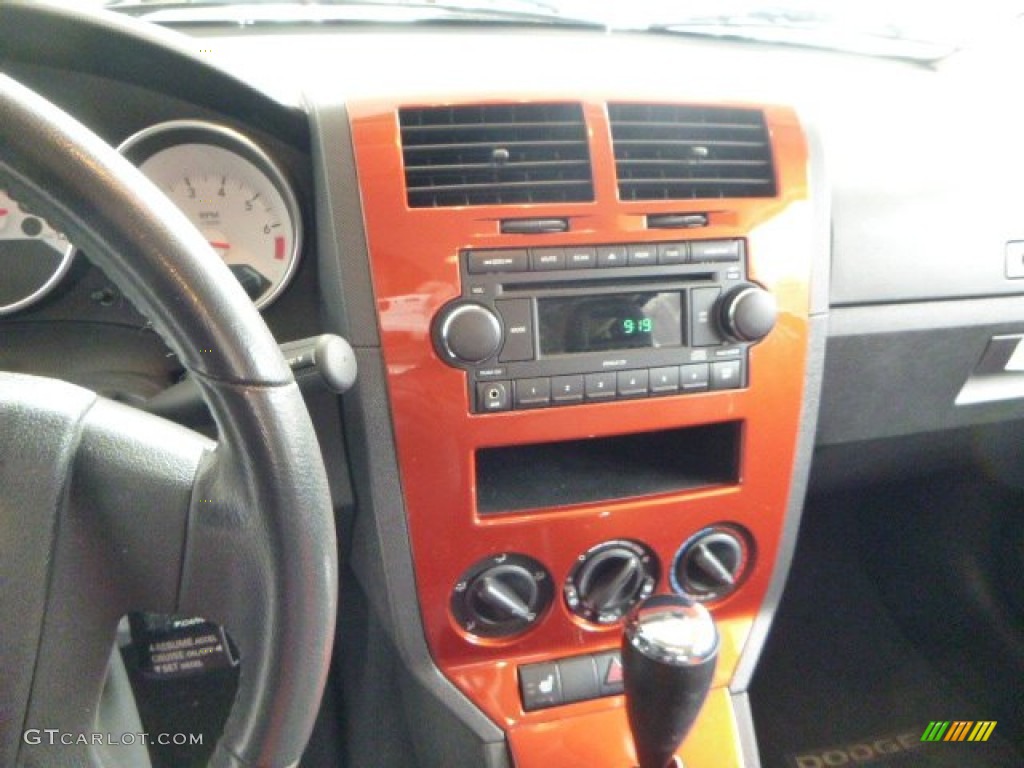 2008 Dodge Caliber R/T Controls Photos