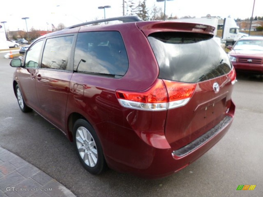2012 Sienna LE AWD - Salsa Red Pearl / Light Gray photo #4