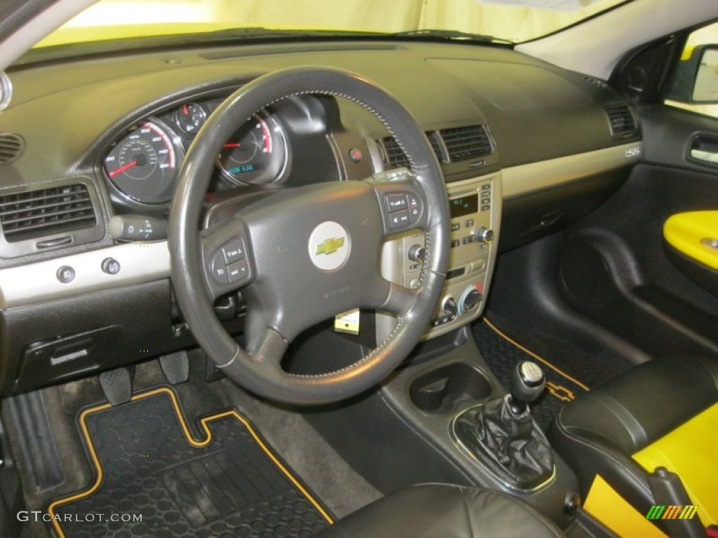 2005 Chevrolet Cobalt SS Supercharged Coupe Ebony/Yellow Dashboard Photo #78973081