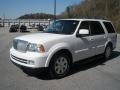 Oxford White - Navigator Luxury Photo No. 12