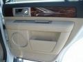 Oxford White - Navigator Luxury Photo No. 24