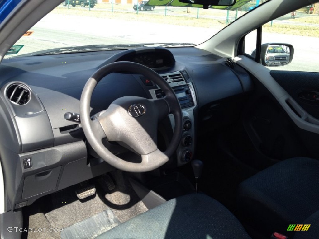 2007 Yaris 3 Door Liftback - Blazing Blue Metallic / Dark Charcoal photo #7