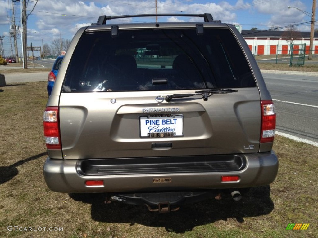 2003 Pathfinder LE 4x4 - Polished Pewter Metallic / Charcoal photo #6