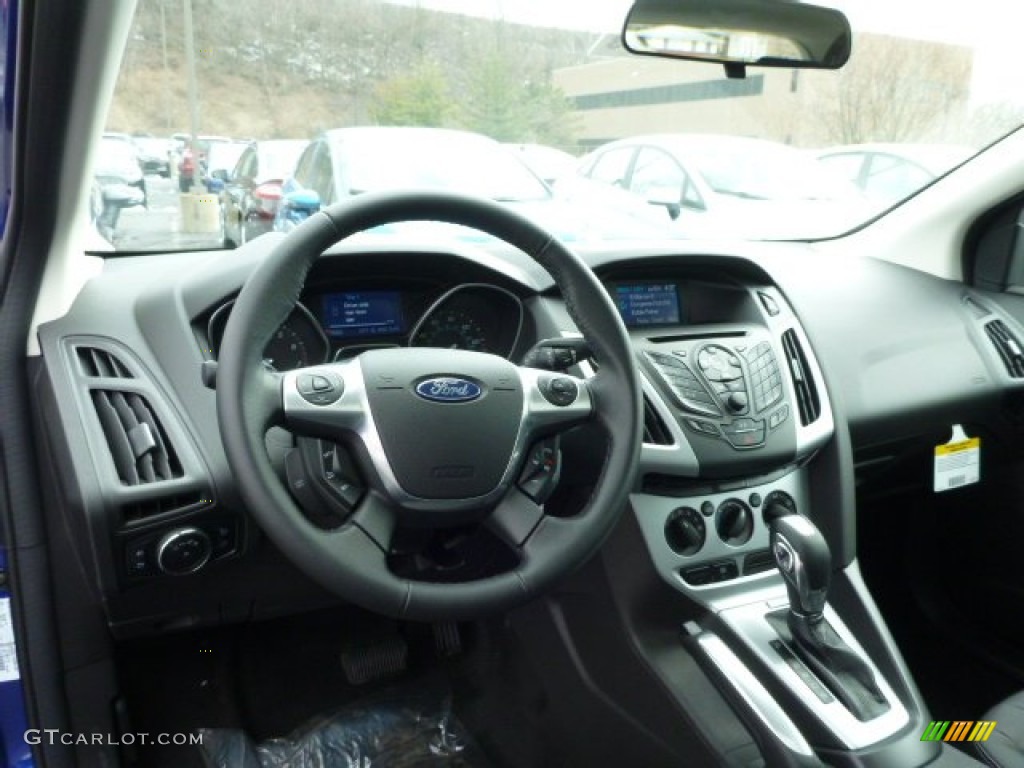 2013 Focus SE Hatchback - Performance Blue / Charcoal Black photo #10